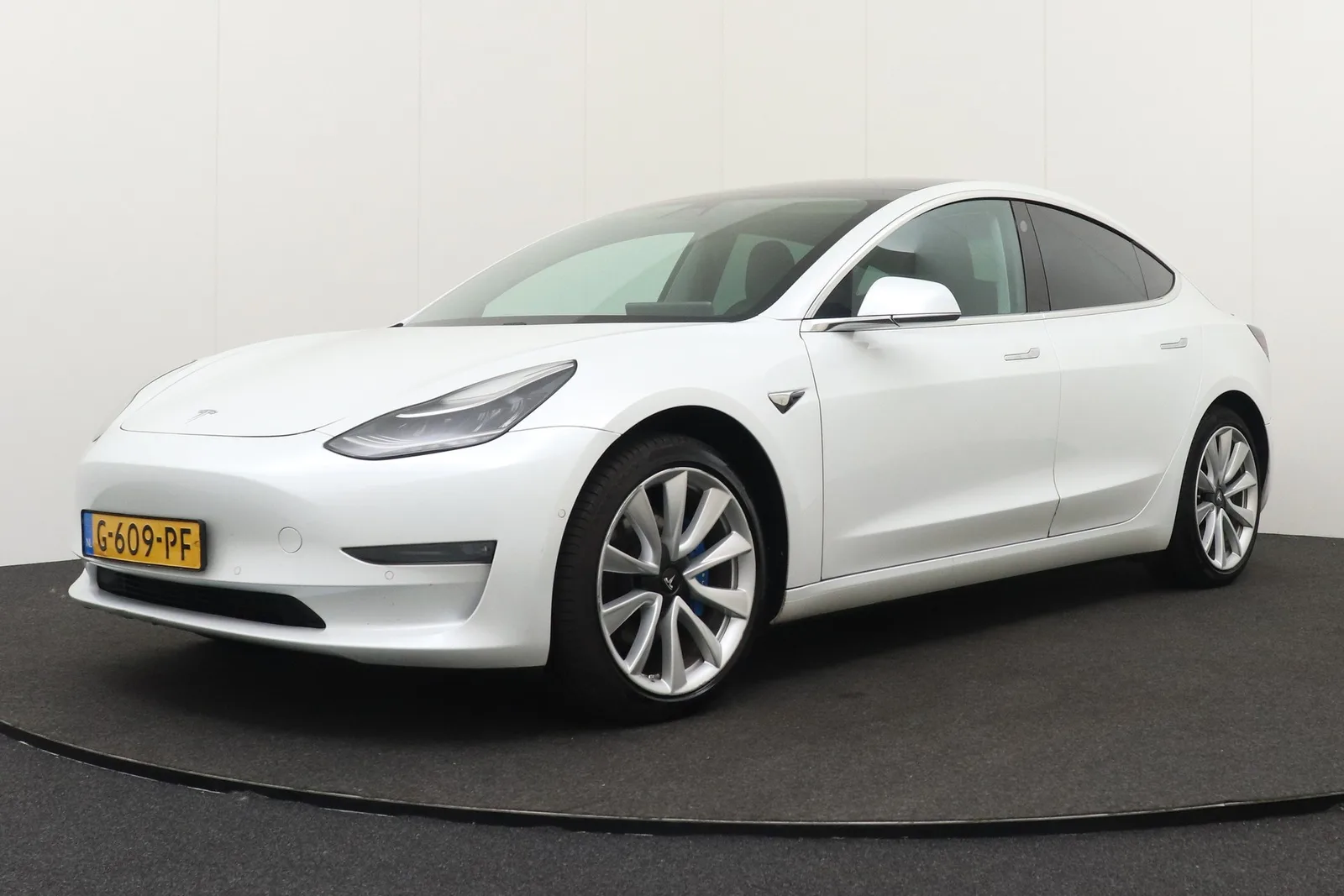Tesla Model 3 (2019) — foto 1