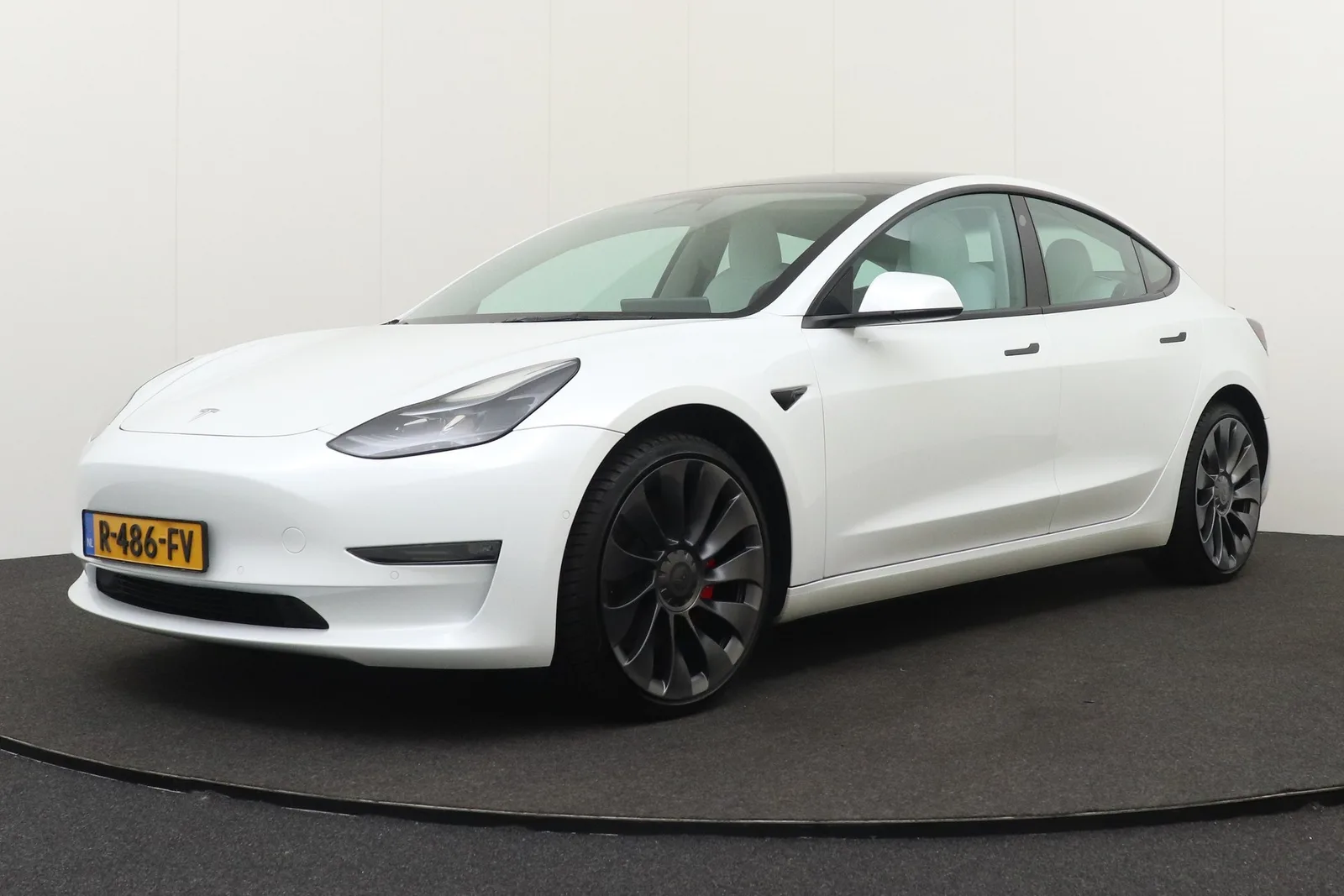 Tesla Model 3 (2022) — foto 1