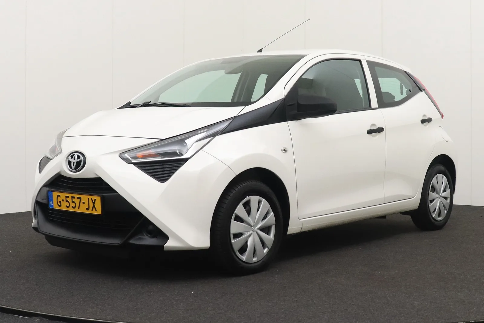 Toyota Aygo (2019) — foto 1