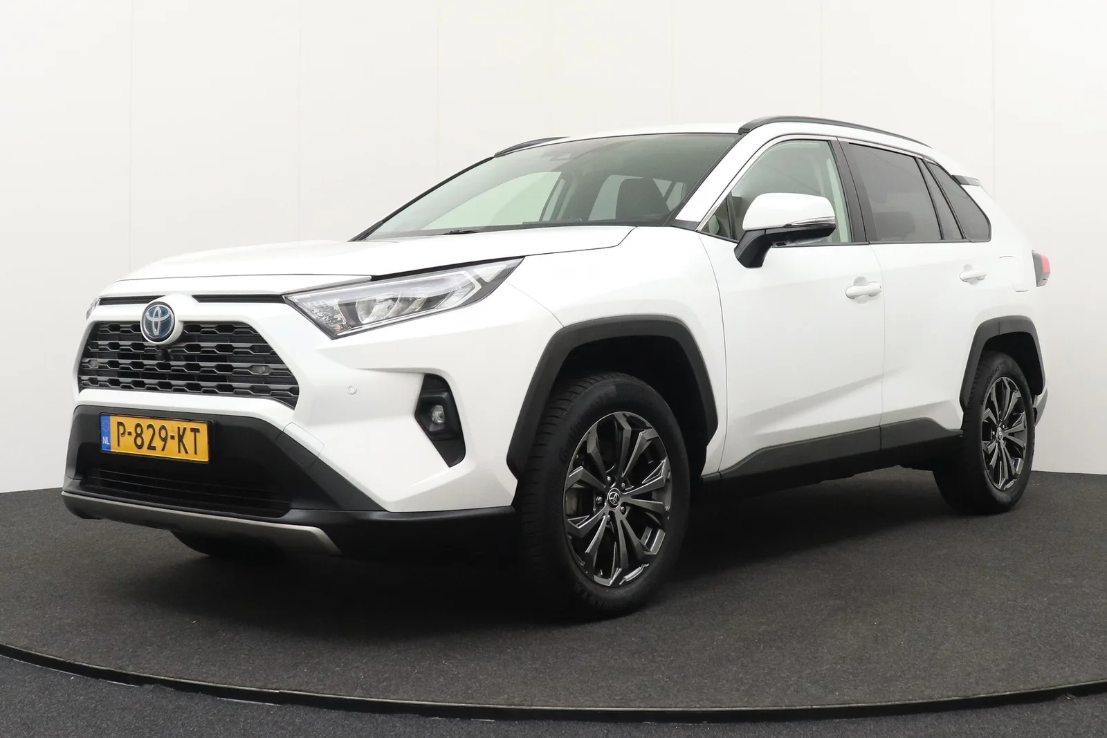 Toyota RAV4 (2022) — foto 1