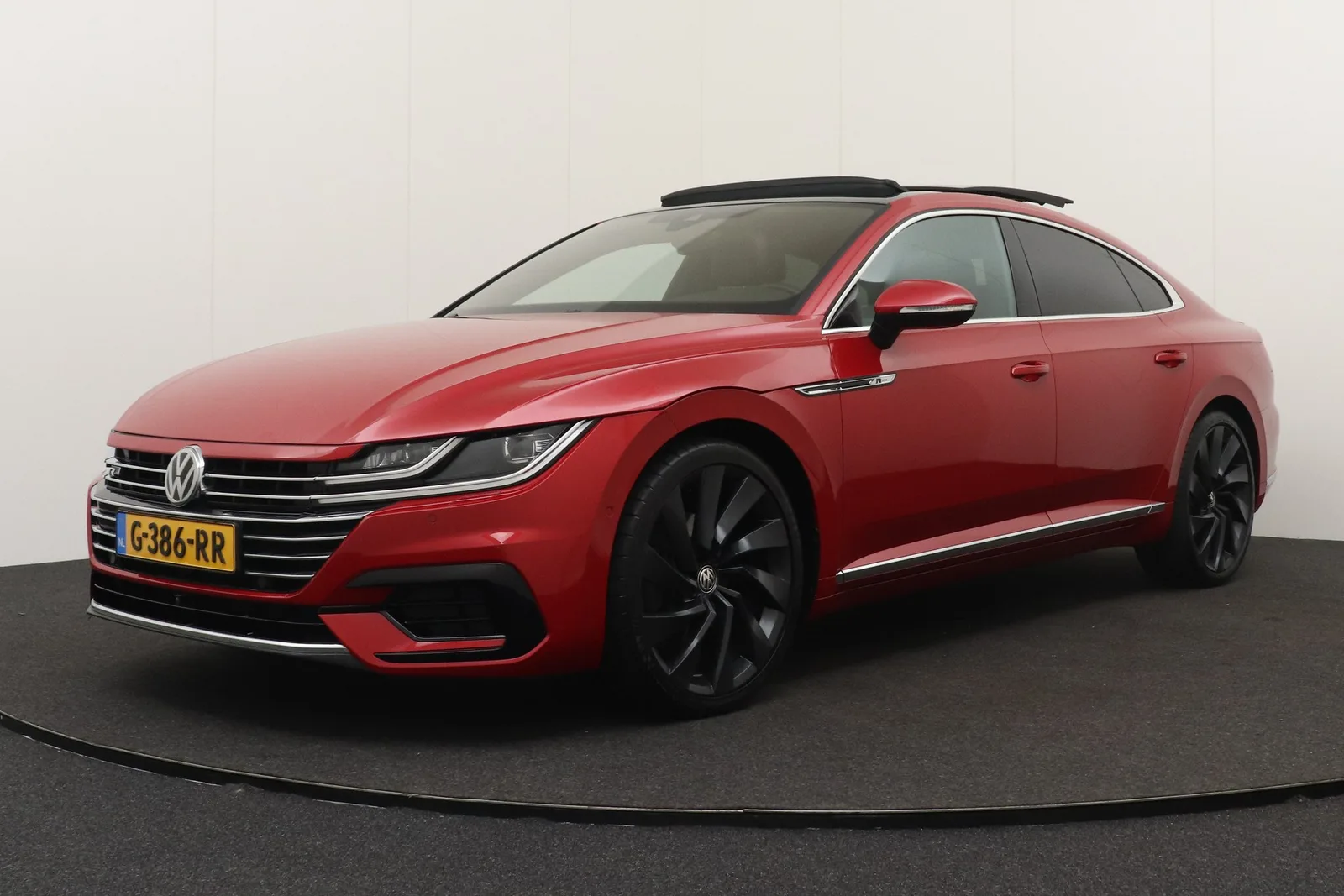 Volkswagen Arteon (2019) — foto 1