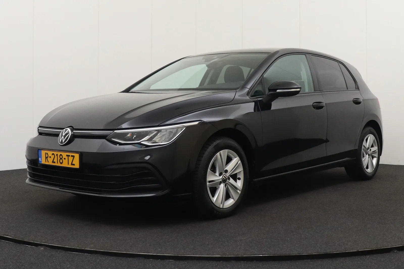 Volkswagen Golf (2022) — foto 1