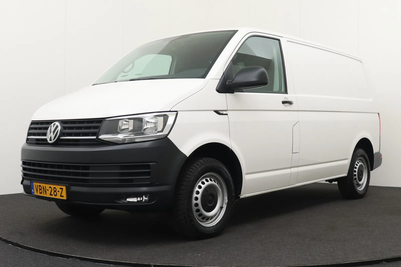 Volkswagen Transporter (2019) — foto 1