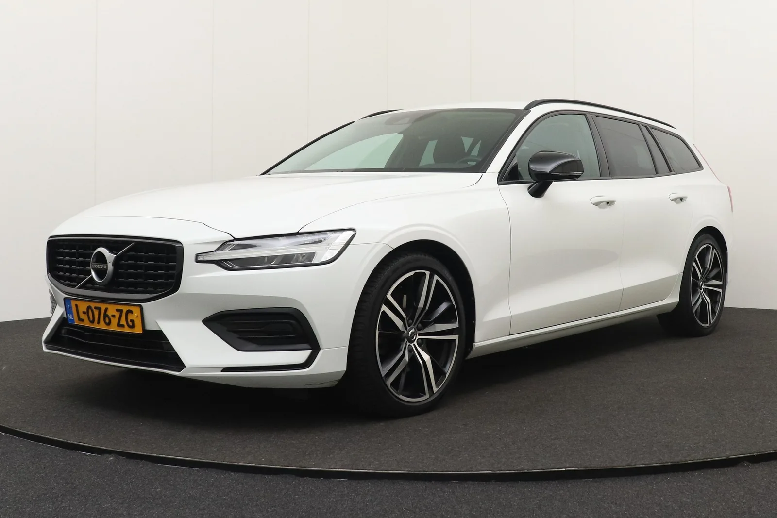 Volvo V60 (2021) — foto 1