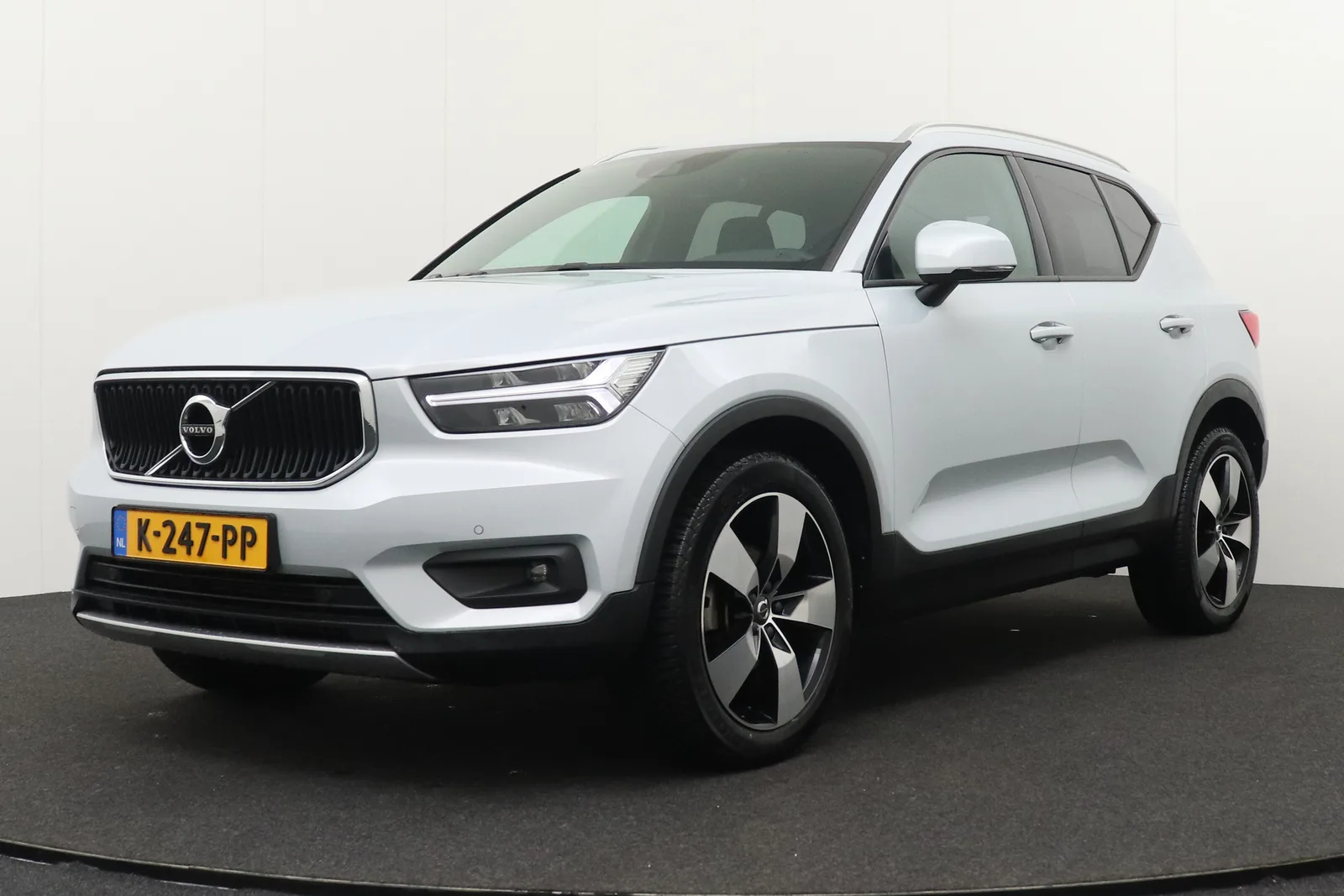 Volvo XC40 (2021) — foto 1