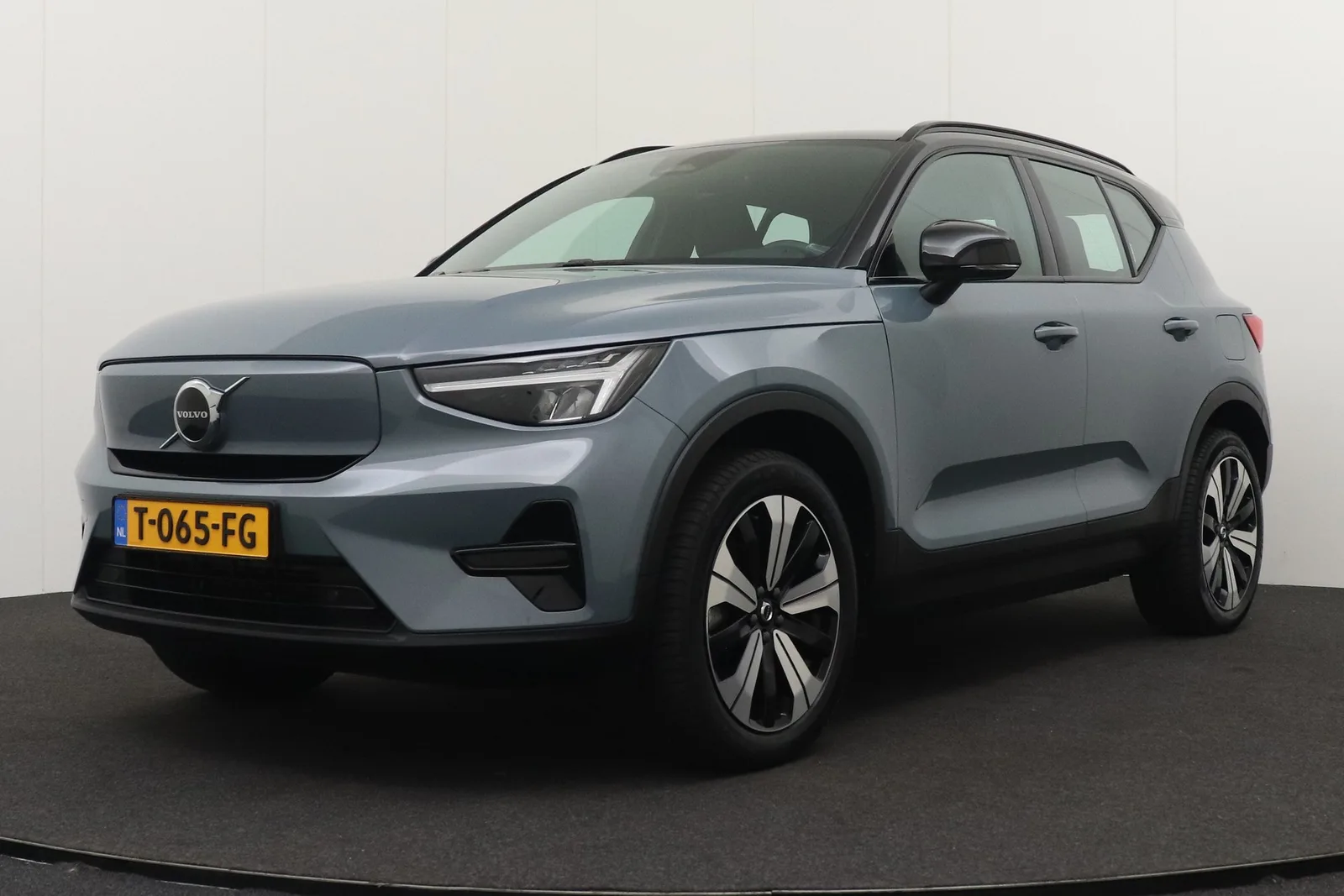 Volvo XC40 (2023) — foto 1