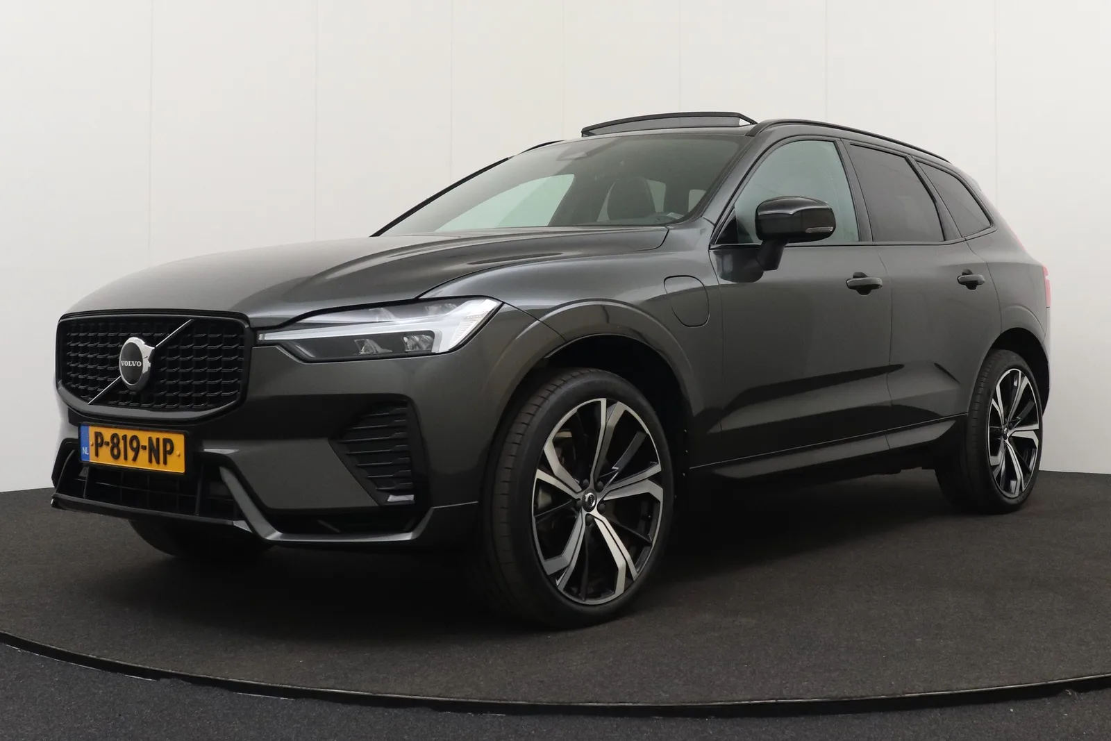 Volvo XC60 (2022) — foto 1