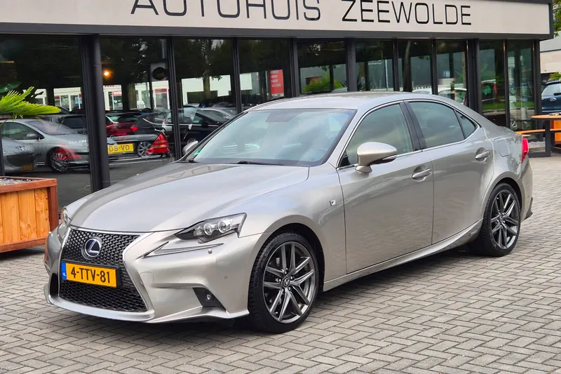 Lexus IS (2014)