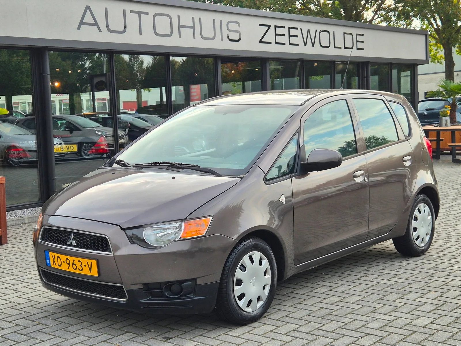 Mitsubishi Colt (2011) — foto 1
