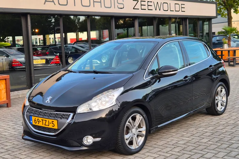 Peugeot 208 (2012)