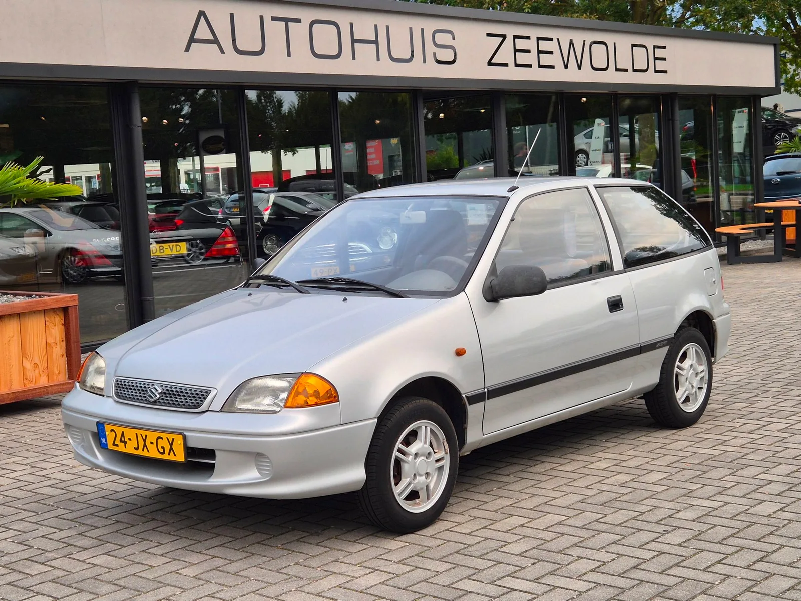 Suzuki Swift (2002) — foto 1