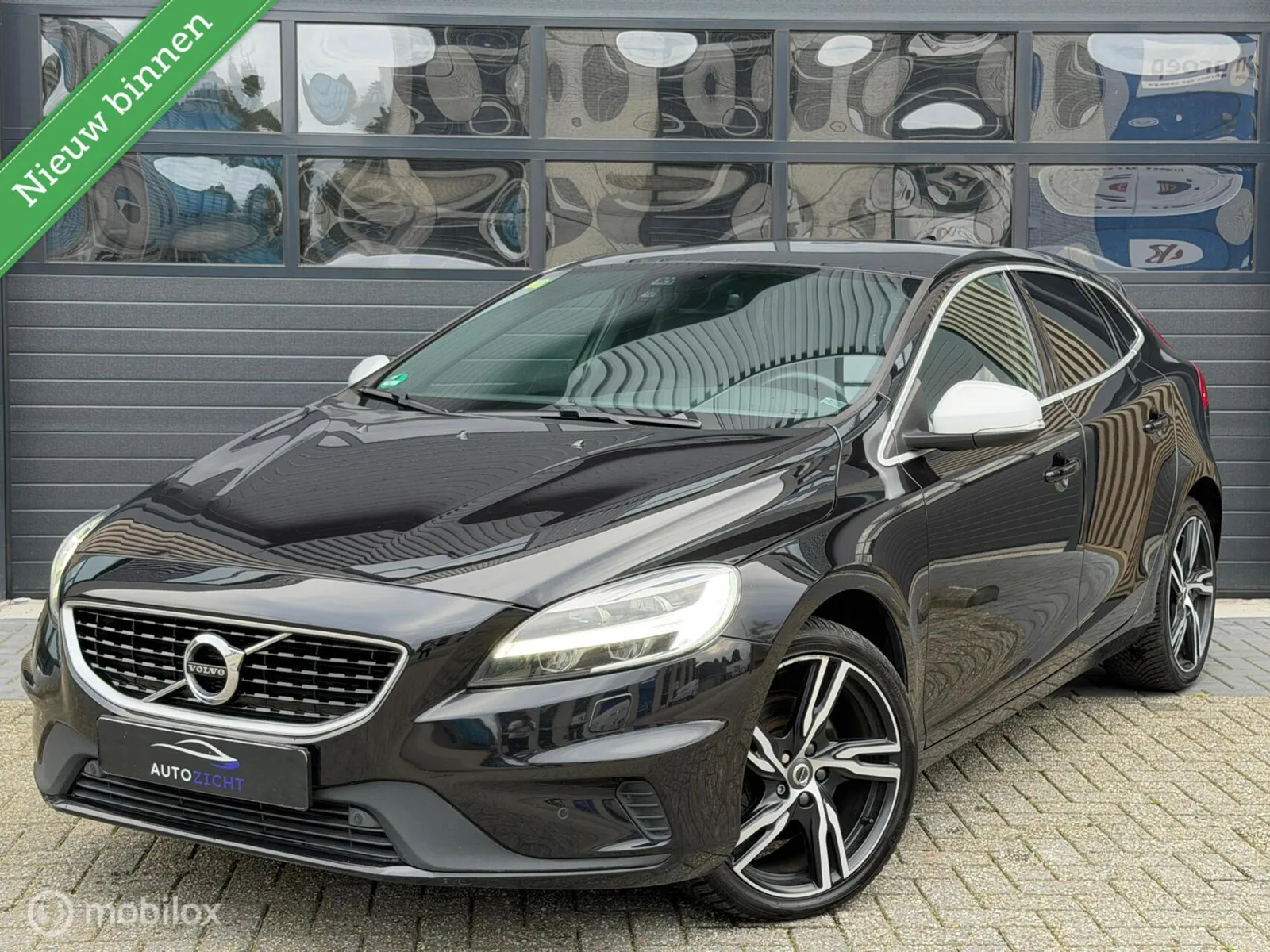 Volvo V40 (2018) — foto 1