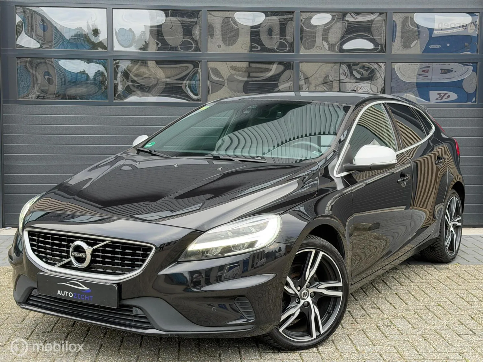Volvo V40 (2018) — foto 1