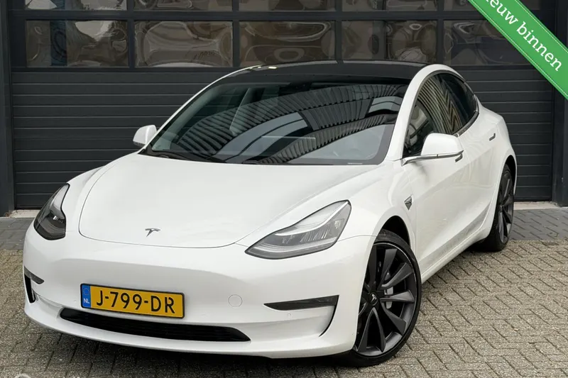 Tesla Model 3 (2020)