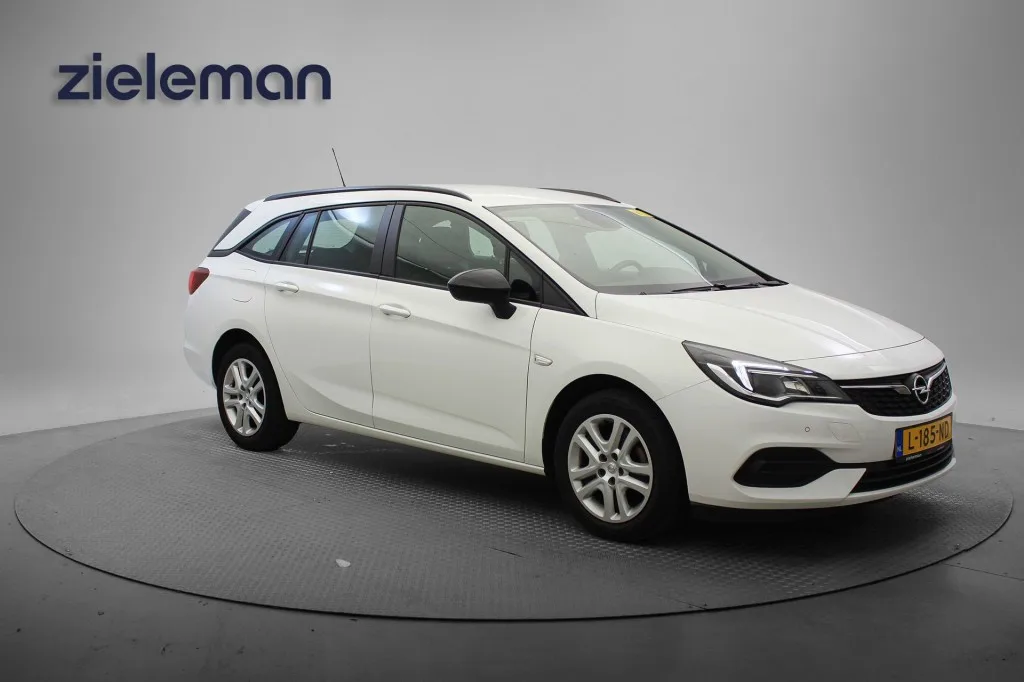 Opel Astra (2021) — foto 1