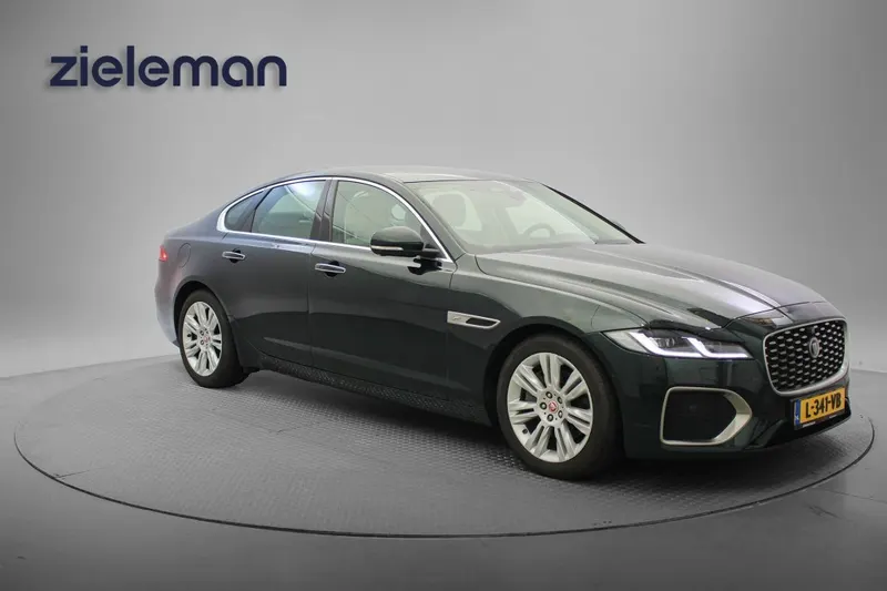 Jaguar XF (2021)