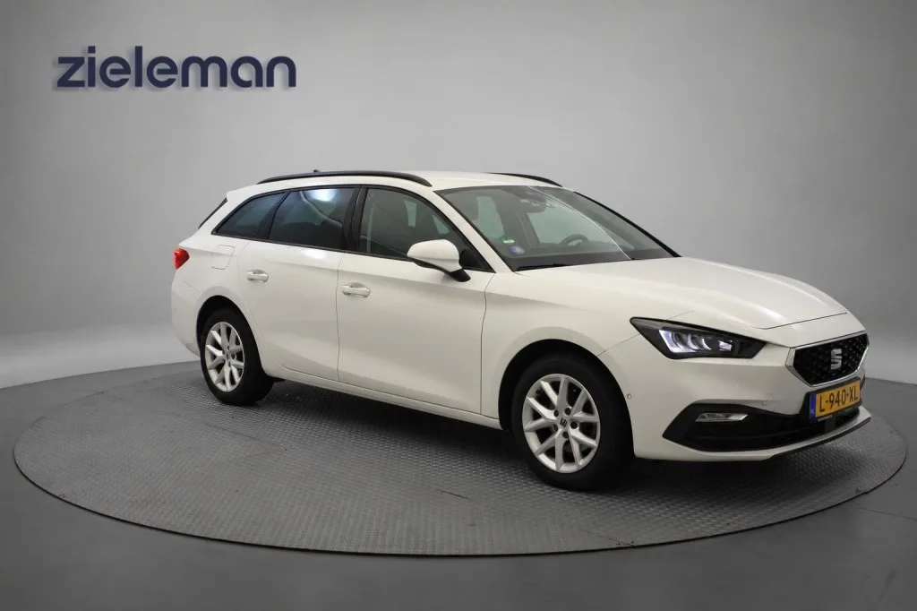 SEAT Leon Sportstourer (2021) — foto 1