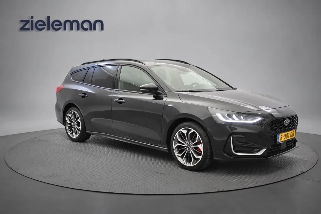 Ford Focus (2022) — foto 1