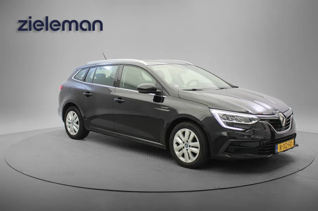 Renault Mégane E-Tech (2022) — foto 1