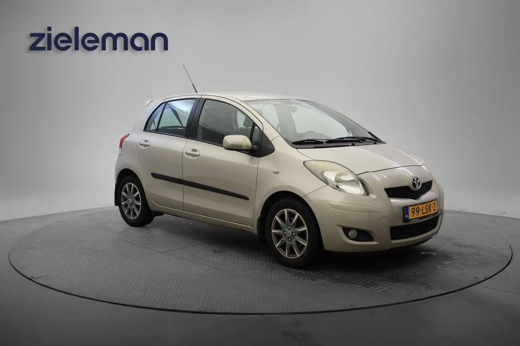 Toyota Yaris (2010) — foto 1