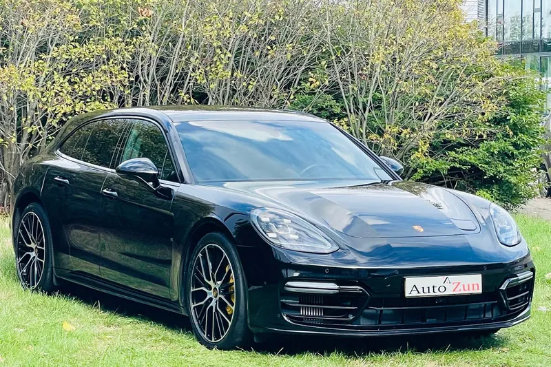 Porsche Panamera (2023)