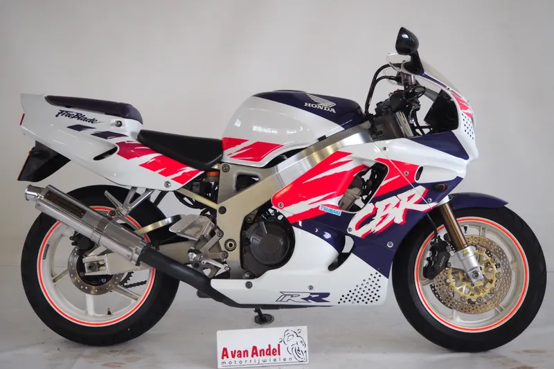 Honda CBR 900 RR Fireblade (1993)