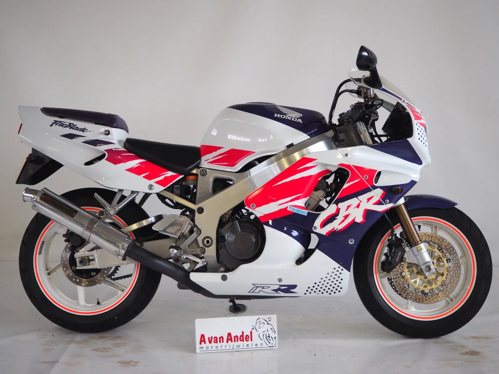 Honda CBR 900 RR Fireblade (1993) — foto 1