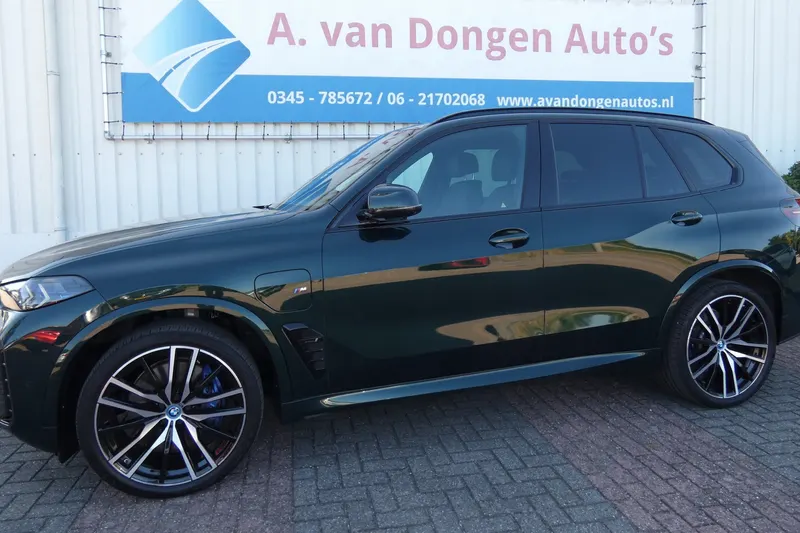 BMW X5 (2023)