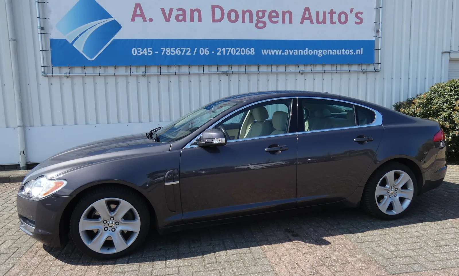 Jaguar XF (2008) — foto 1