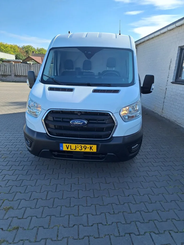Ford Transit (2021) — foto 1