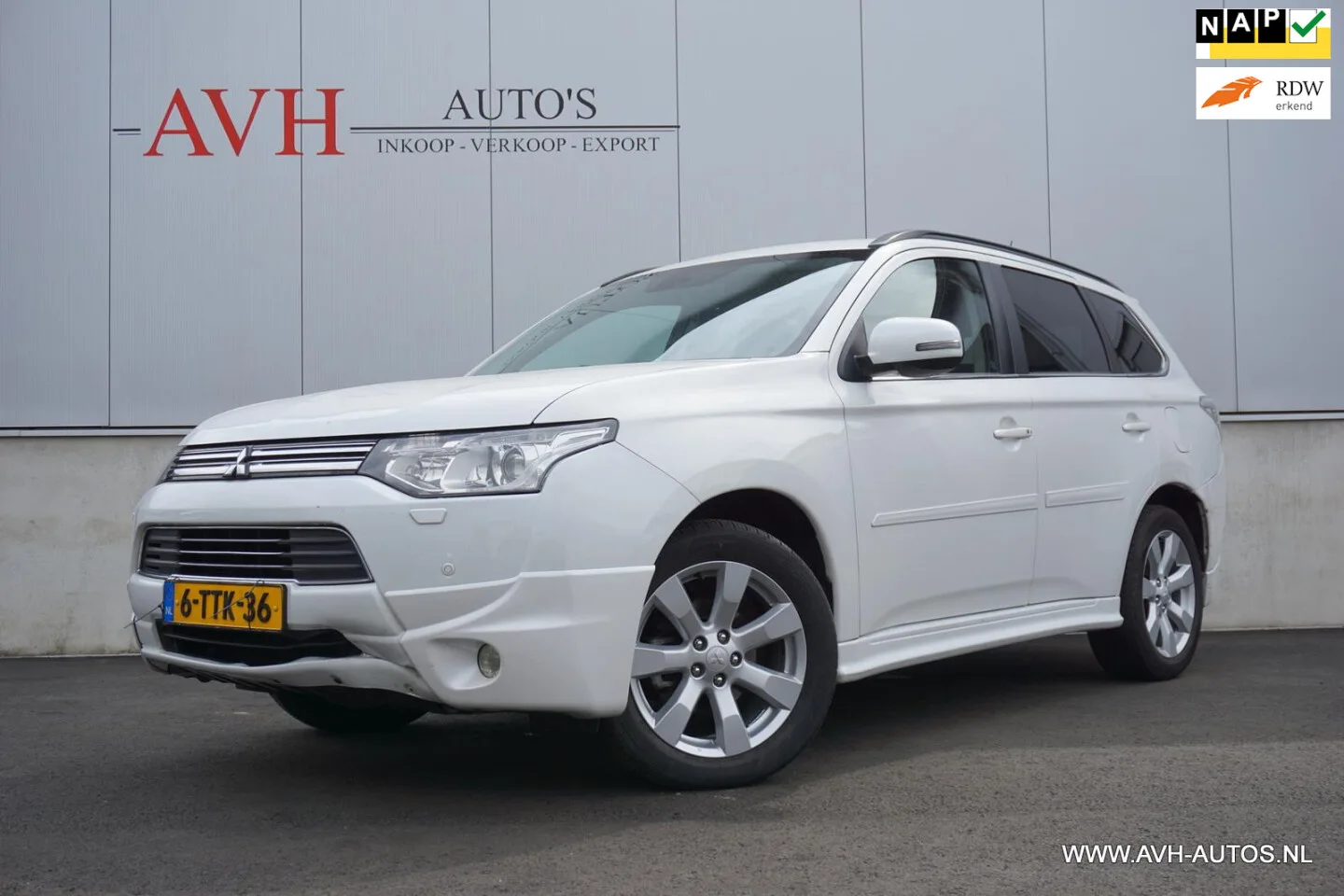 Mitsubishi Outlander (2014) — foto 1