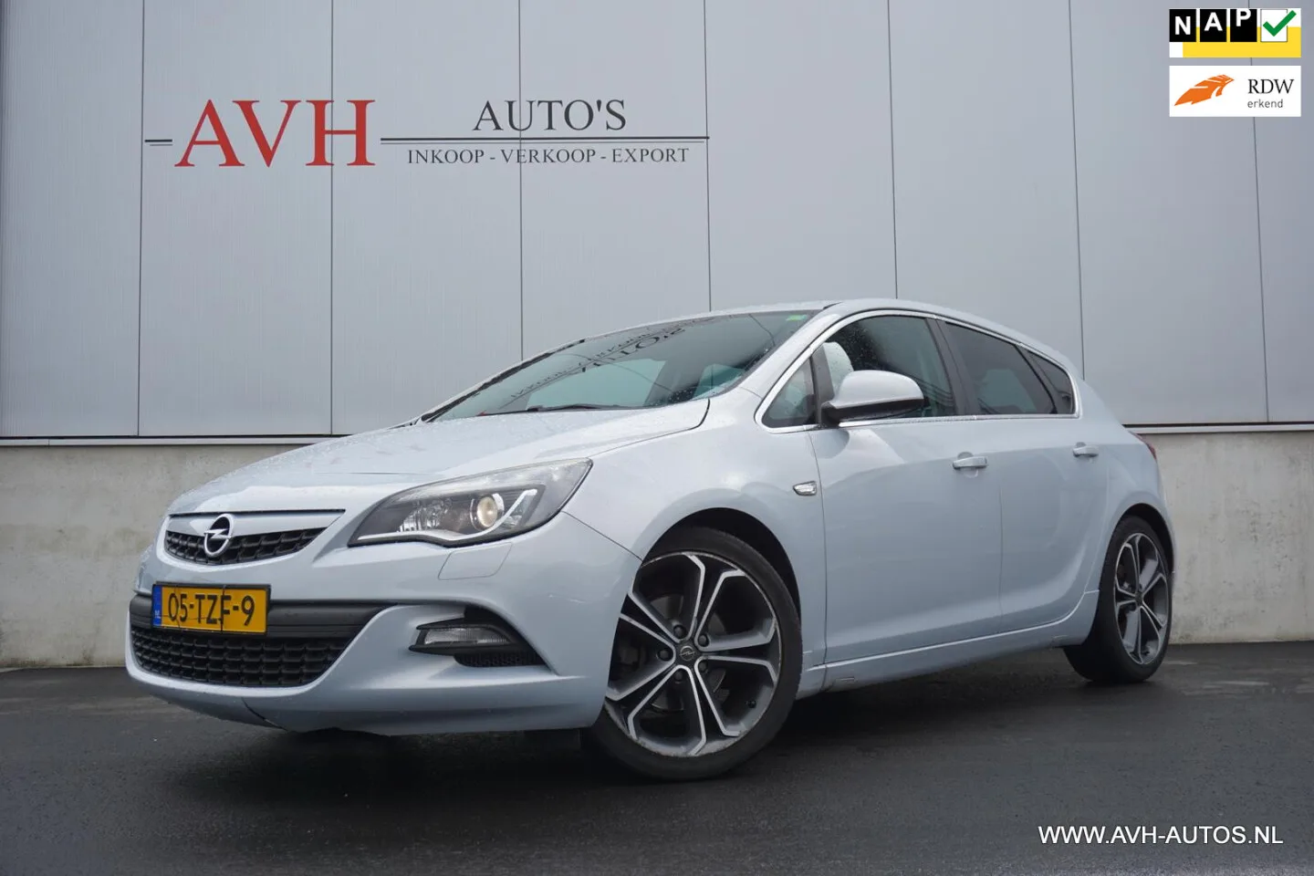 Opel Astra (2012) — foto 1