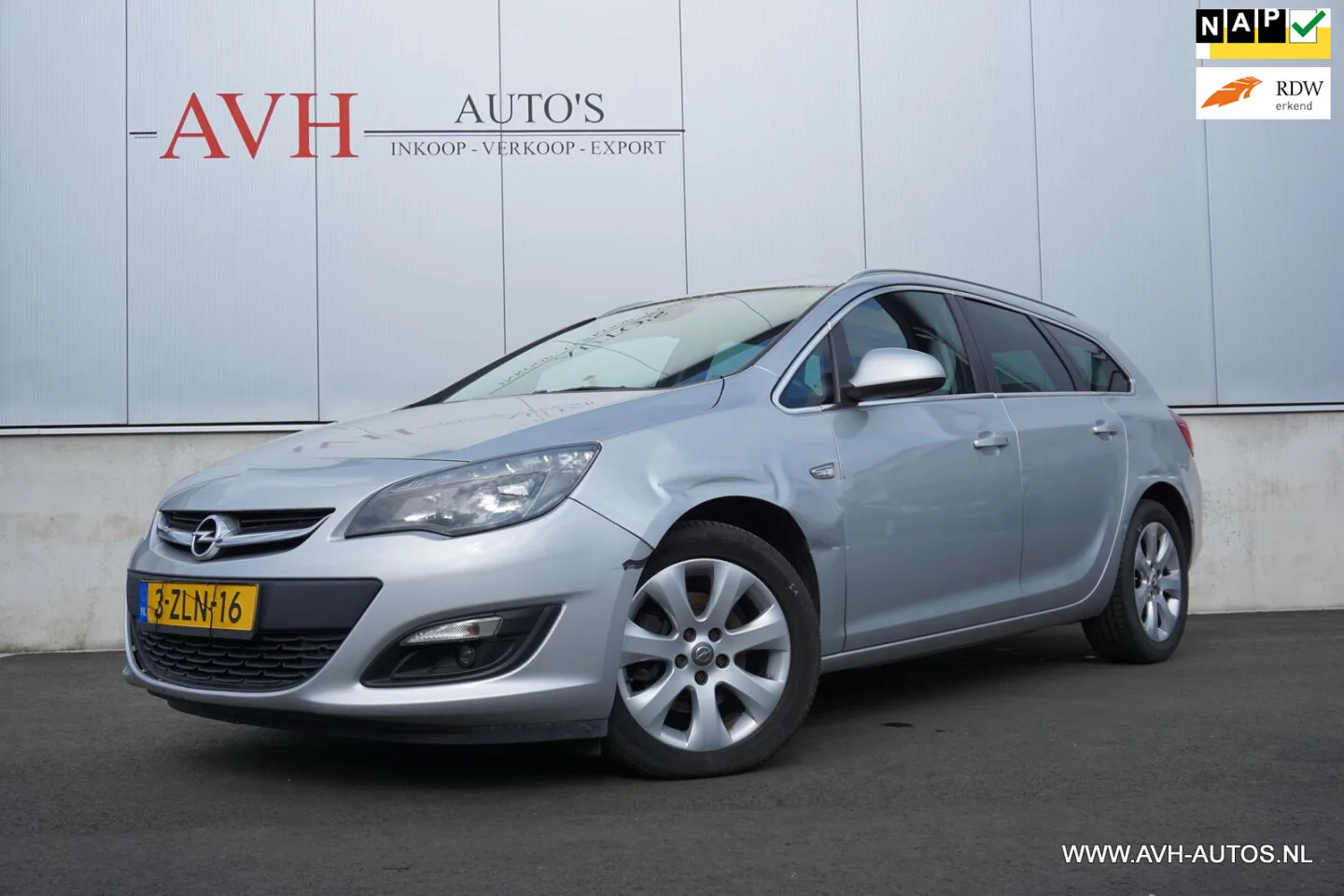 Opel Astra (2015) — foto 1