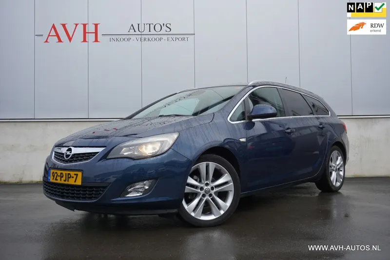 Opel Astra (2011)
