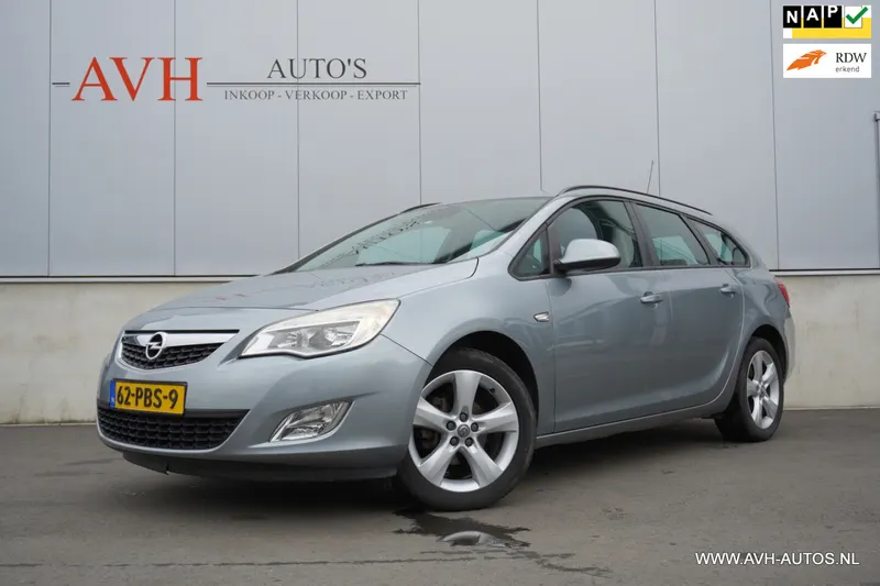 Opel Astra (2011)