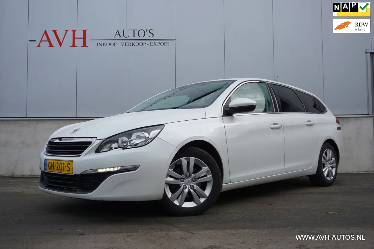 Peugeot 308 (2015) — foto 1