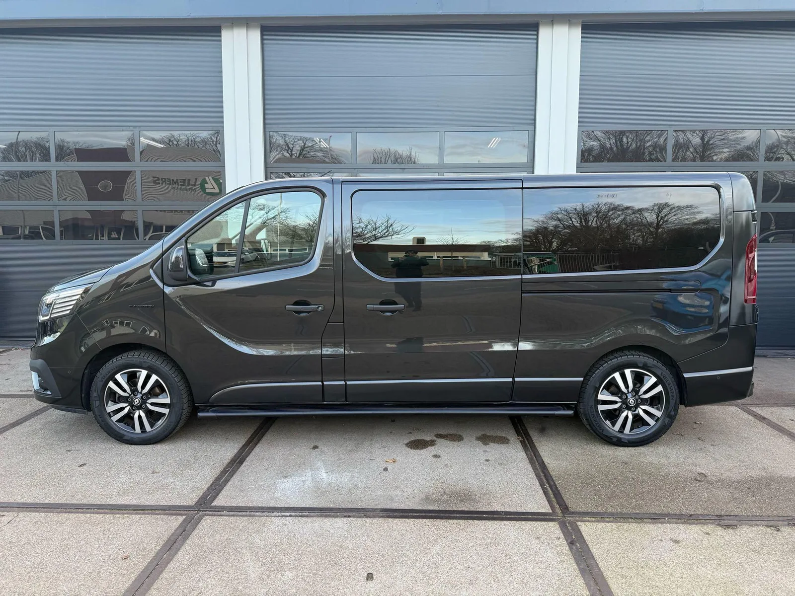 Renault Trafic (2023) — foto 1