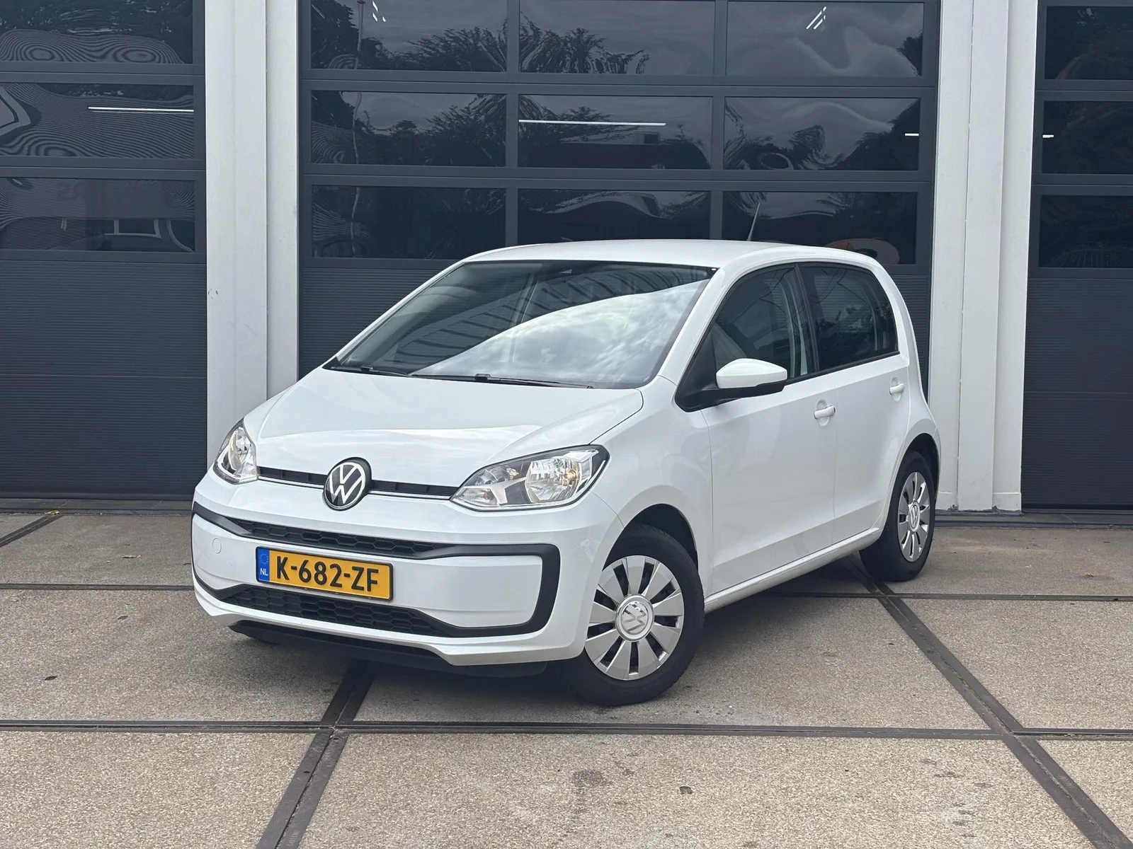 Volkswagen Up! (2021) — foto 1