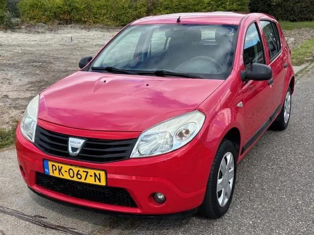 Dacia Sandero (2010) — foto 1
