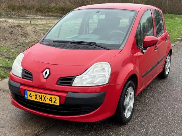 Renault Modus (2009) — foto 1