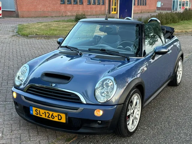 MINI Cabrio (2007) — foto 1