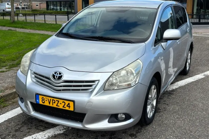 Toyota Verso (2011)