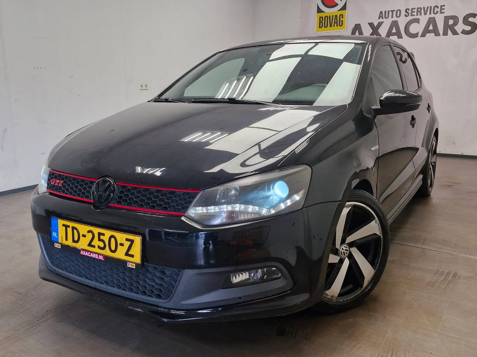 Volkswagen Polo (2011) — foto 1