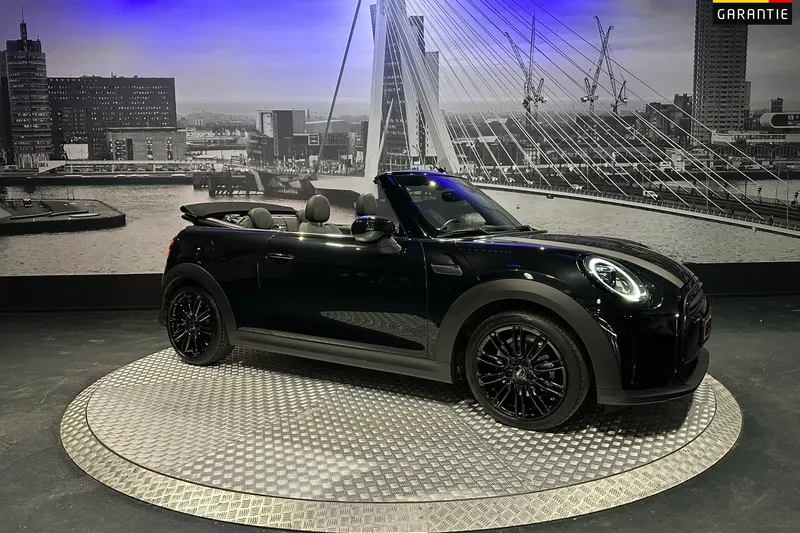 MINI Cabrio (2024)