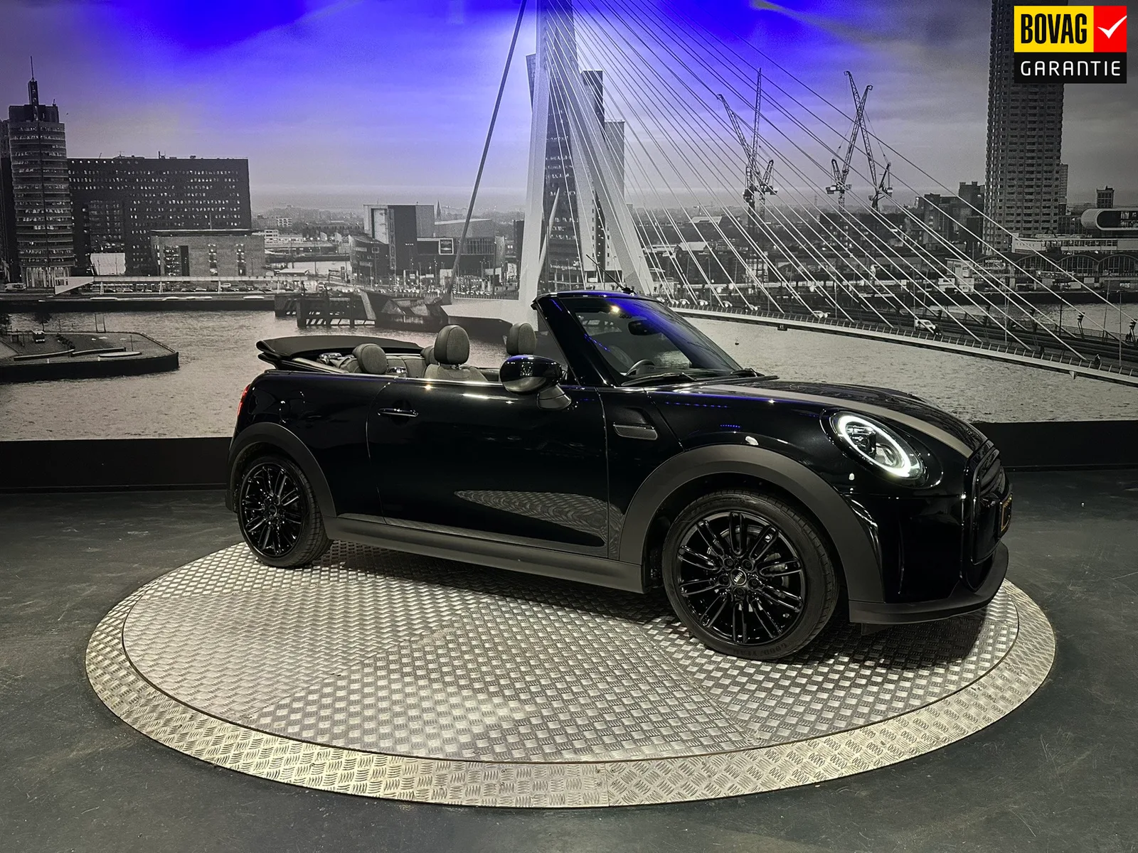 MINI Cabrio (2024) — foto 1