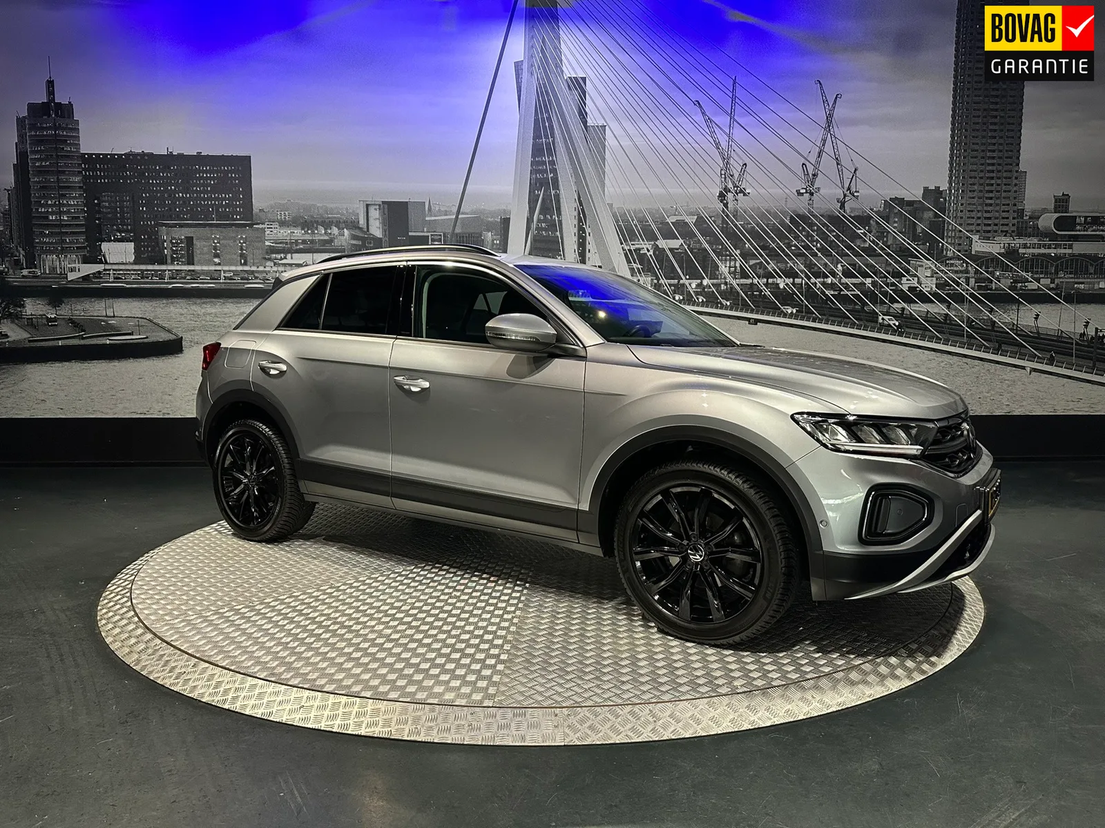 Volkswagen T-Roc (2022) — foto 1