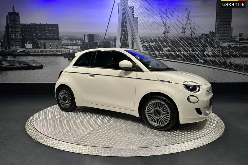 Fiat 500 (2023)