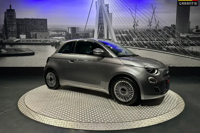 Fiat 500 (2023)