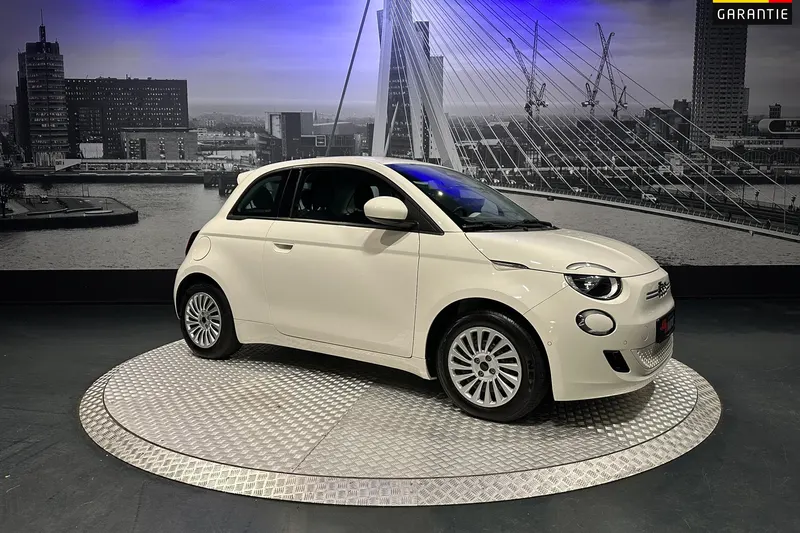 Fiat 500 (2023)