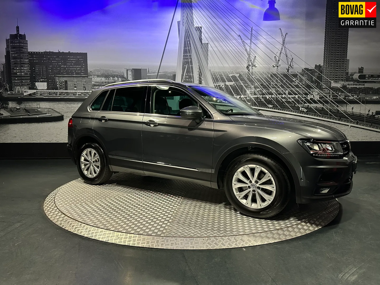 Volkswagen Tiguan (2020) — foto 1